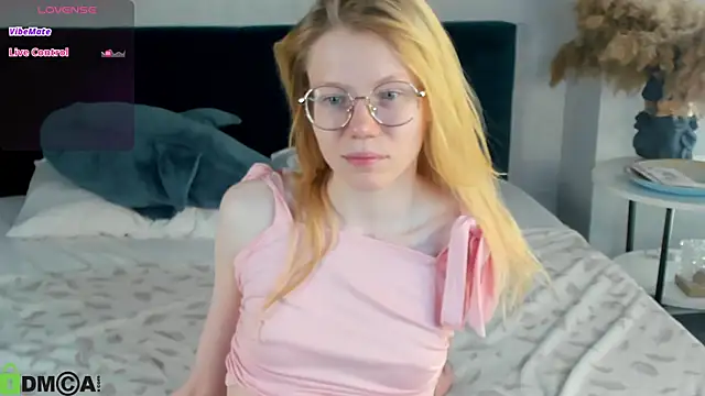 Esme Runn online show from 05/06/26, 03:02