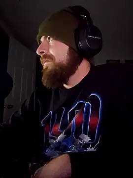 Snapshot of SirYummy18 chatting on 01/18/25, 05:31 SirYummy18 online show from 01/18/25, 05:31