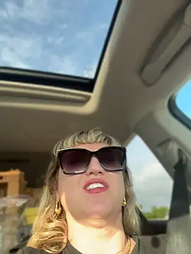 Snapshot of Babette_xox chatting on 06/02/26, 12:01 Babette xox online show from 06/02/26, 12:01