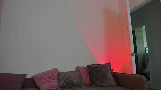 Snapshot of flora_off chatting on 06/27/26, 12:44 flora off online show from 06/27/26, 12:44
