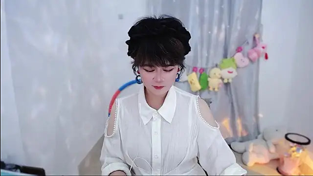 Fan ting online show from 10/26/25, 03:01