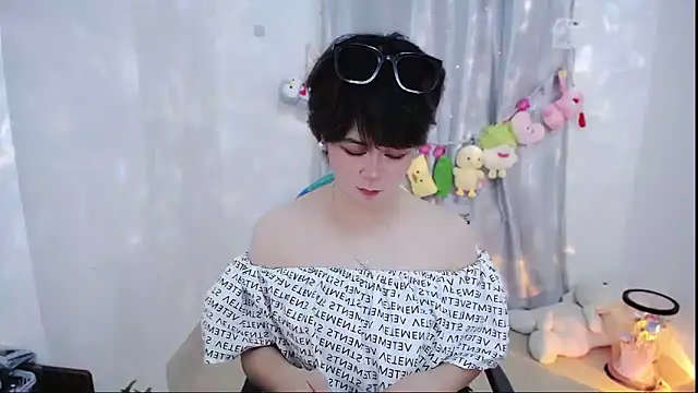 Fan ting online show from 11/06/25, 02:23