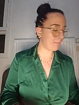 lindsay 33off online show from 02/25/26, 08:24