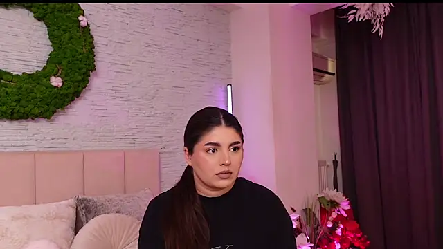 RachelSwaan online show from 10/30/25, 08:16