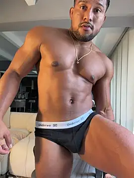 Snapshot of CallumMuscle chatting on 07/04/26, 08:37 CallumMuscle online show from 07/04/26, 08:37