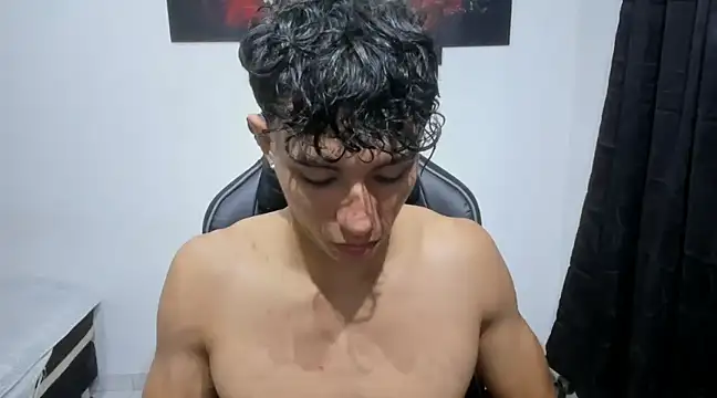 Snapshot of enzo_sloran chatting on 02/14/25, 12:25 enzo sloran online show from 02/14/25, 12:25