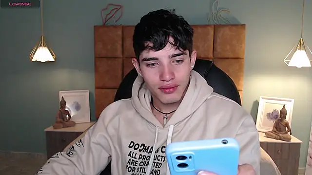 AlejooTwink online show from 02/22/25, 06:52