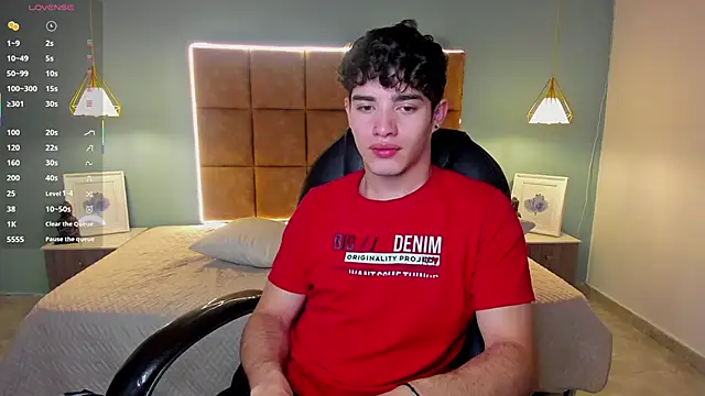 AlejooTwink online show from 10/03/25, 04:37