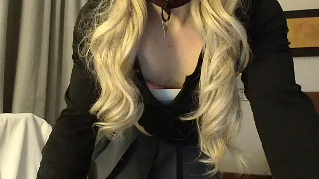 Reneta Rebekka Lopez online show from 05/01/26, 06:45