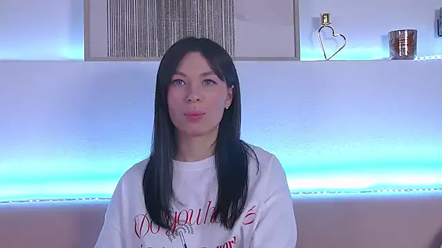 AlexandraBloom online show from 01/30/25, 05:09