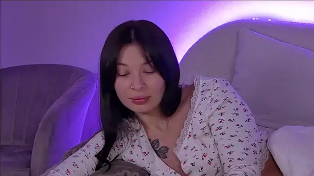 AlexandraBloom online show from 02/10/25, 12:30