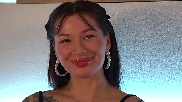 AlexandraBloom online show from 02/21/25, 03:45