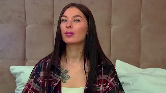 AlexandraBloom online show from 10/23/25, 07:12