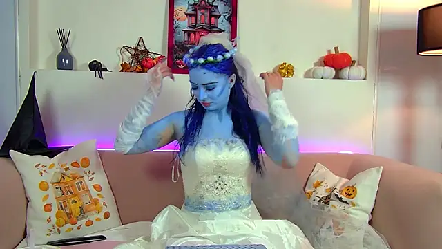 AlexandraBloom online show from 10/30/25, 06:19