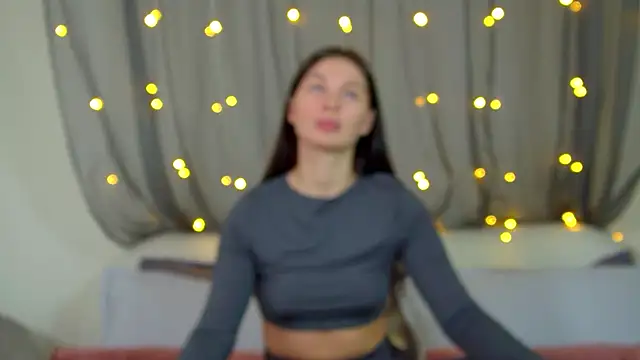 AlexandraBloom online show from 11/12/25, 06:41