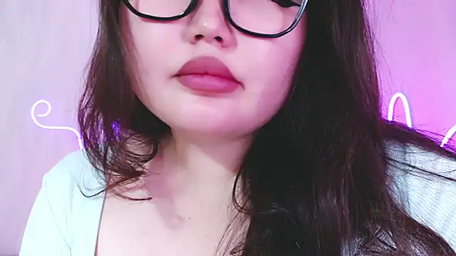 Snapshot of amina_moonlightt chatting on 07/29/26, 05:55 amina moonlightt online show from 07/29/26, 05:55