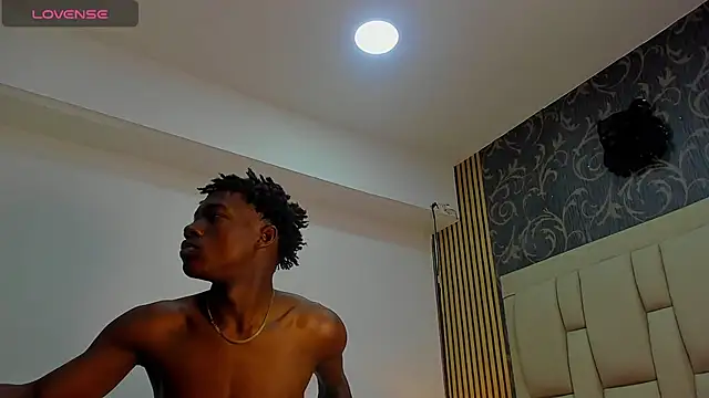 Snapshot of chimi88 chatting on 03/06/25, 11:36 chimi88 online show from 03/06/25, 11:36