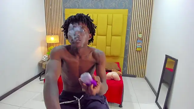 Snapshot of chimi88 chatting on 11/14/25, 11:31 chimi88 online show from 11/14/25, 11:31