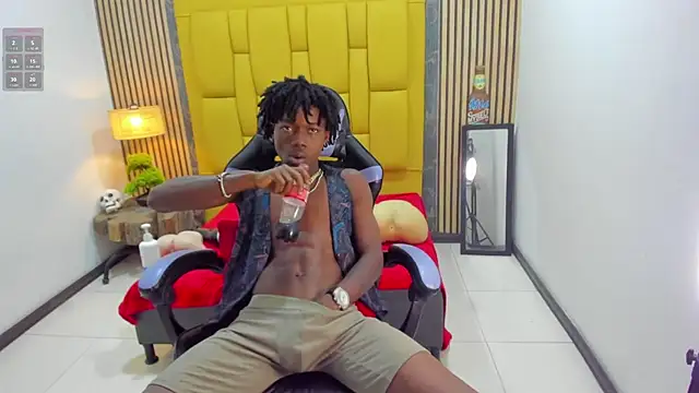 Snapshot of chimi88 chatting on 01/15/26, 12:10 chimi88 online show from 01/15/26, 12:10