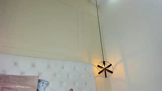 Snapshot of Slut_Milf_ chatting on 01/21/25, 01:18 Slut Milf  online show from 01/21/25, 01:18