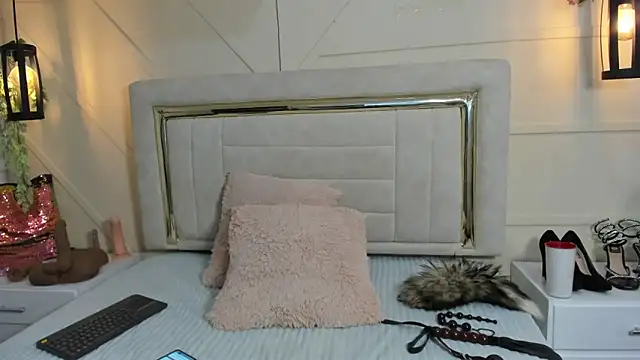 Snapshot of Slut_Milf_ chatting on 02/05/25, 07:42 Slut Milf  online show from 02/05/25, 07:42