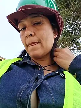 Snapshot of Slut_Milf_ chatting on 03/11/25, 03:12 Slut Milf  online show from 03/11/25, 03:12