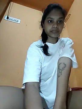 Snapshot of Cool__girl chatting on 11/01/25, 07:49 Cool girl online show from 11/01/25, 07:49