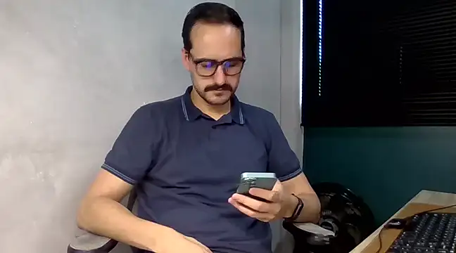 Snapshot of Superdad chatting on 12/09/24, 01:55 Superdad online show from 12/09/24, 01:55