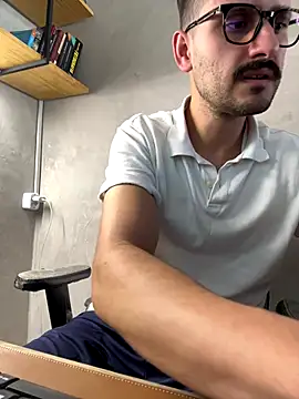 Snapshot of Superdad chatting on 09/12/25, 05:13 Superdad online show from 09/12/25, 05:13