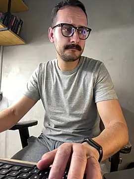 Snapshot of Superdad chatting on 09/22/25, 12:40 Superdad online show from 09/22/25, 12:40