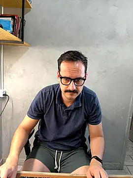 Snapshot of Superdad chatting on 10/06/25, 05:10 Superdad online show from 10/06/25, 05:10