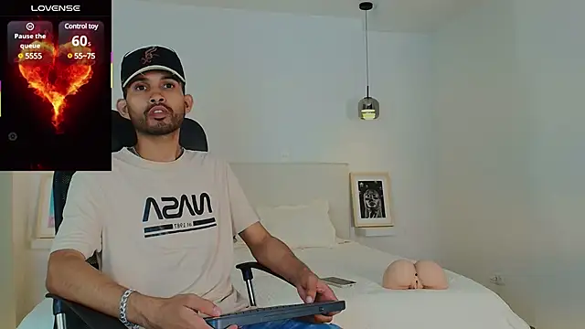  miguel0 online show from 02/25/25, 01:20