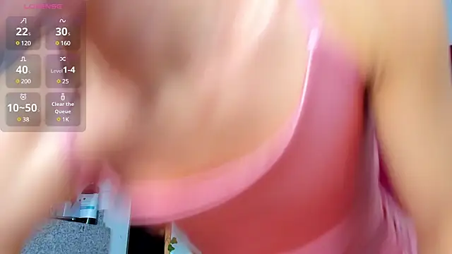 Snapshot of Ladanny_ chatting on 12/10/24, 11:11 Ladanny online show from 12/10/24, 11:11