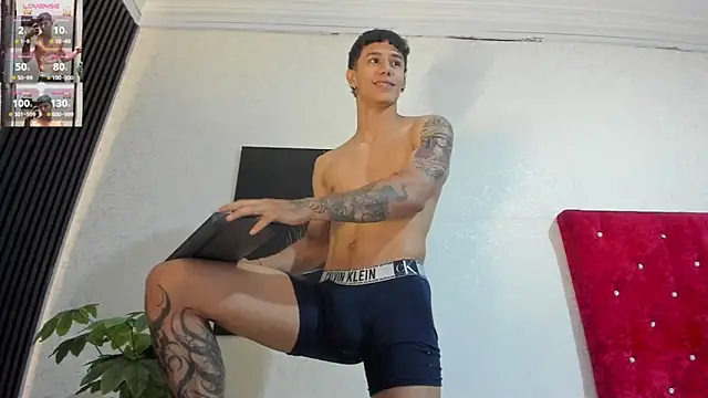 Cristopher23  online show from 02/19/25, 07:48