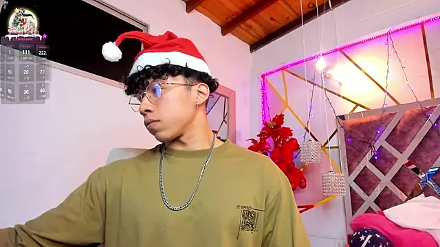 Snapshot of AkazaBoy_ chatting on 12/24/24, 04:11 AkazaBoy  online show from 12/24/24, 04:11