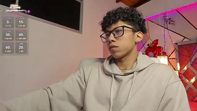 Snapshot of AkazaBoy_ chatting on 12/28/24, 05:23 AkazaBoy  online show from 12/28/24, 05:23