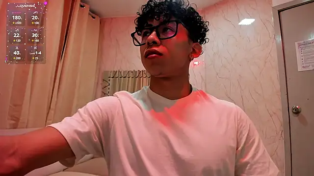 Snapshot of AkazaBoy_ chatting on 01/10/25, 04:12 AkazaBoy  online show from 01/10/25, 04:12