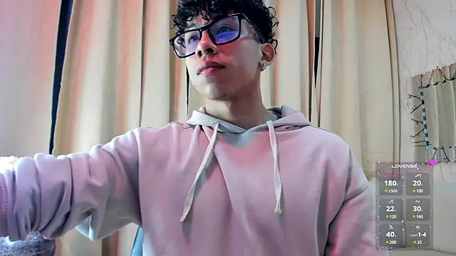 Snapshot of AkazaBoy_ chatting on 01/11/25, 04:16 AkazaBoy  online show from 01/11/25, 04:16