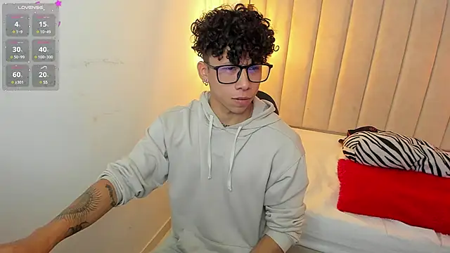 Snapshot of AkazaBoy_ chatting on 01/13/25, 05:01 AkazaBoy  online show from 01/13/25, 05:01