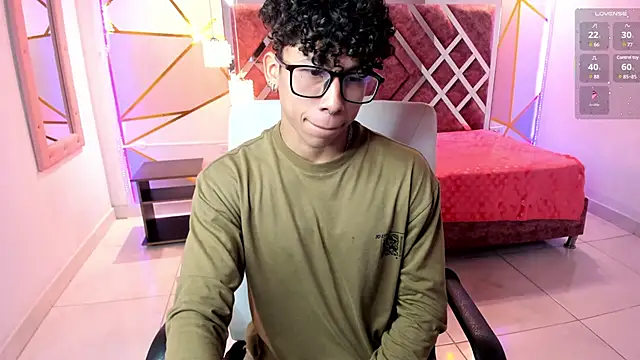 Snapshot of AkazaBoy_ chatting on 01/25/25, 04:13 AkazaBoy  online show from 01/25/25, 04:13