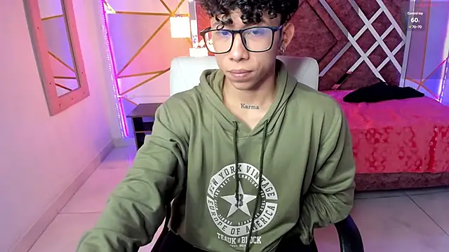 Snapshot of AkazaBoy_ chatting on 01/26/25, 04:20 AkazaBoy  online show from 01/26/25, 04:20