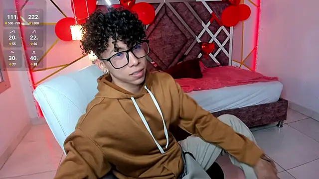 Snapshot of AkazaBoy_ chatting on 02/12/25, 04:12 AkazaBoy  online show from 02/12/25, 04:12