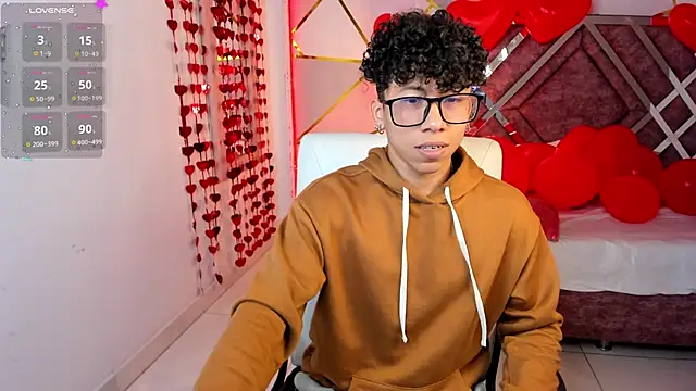 Snapshot of AkazaBoy_ chatting on 02/18/25, 04:15 AkazaBoy  online show from 02/18/25, 04:15