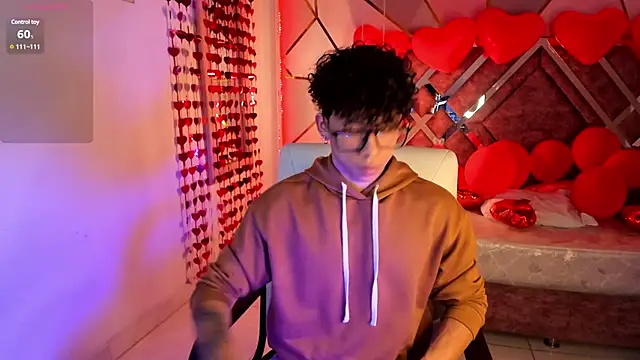 Snapshot of AkazaBoy_ chatting on 02/20/25, 04:50 AkazaBoy  online show from 02/20/25, 04:50