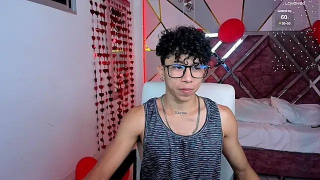 Snapshot of AkazaBoy_ chatting on 02/27/25, 04:52 AkazaBoy  online show from 02/27/25, 04:52