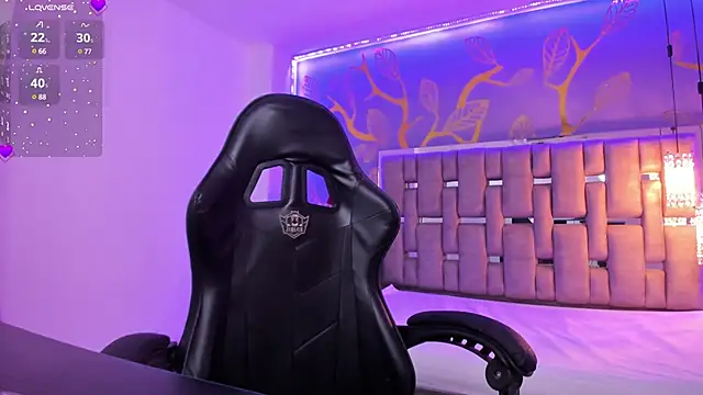 Snapshot of AkazaBoy_ chatting on 03/14/25, 07:48 AkazaBoy  online show from 03/14/25, 07:48