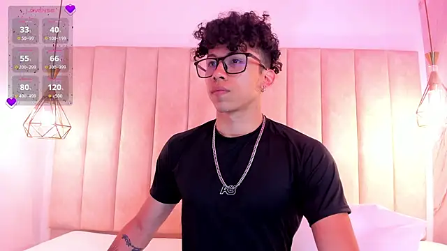 Snapshot of AkazaBoy_ chatting on 09/09/25, 08:30 AkazaBoy  online show from 09/09/25, 08:30