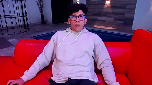 Snapshot of AkazaBoy_ chatting on 09/11/25, 04:34 AkazaBoy  online show from 09/11/25, 04:34