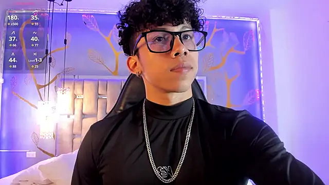 Snapshot of AkazaBoy_ chatting on 09/17/25, 09:16 AkazaBoy  online show from 09/17/25, 09:16