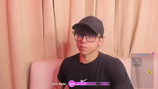 Snapshot of AkazaBoy_ chatting on 10/19/25, 04:13 AkazaBoy  online show from 10/19/25, 04:13